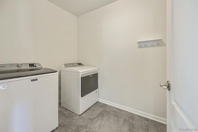 2839 Dillon Drive, Ann Arbor, MI 48105