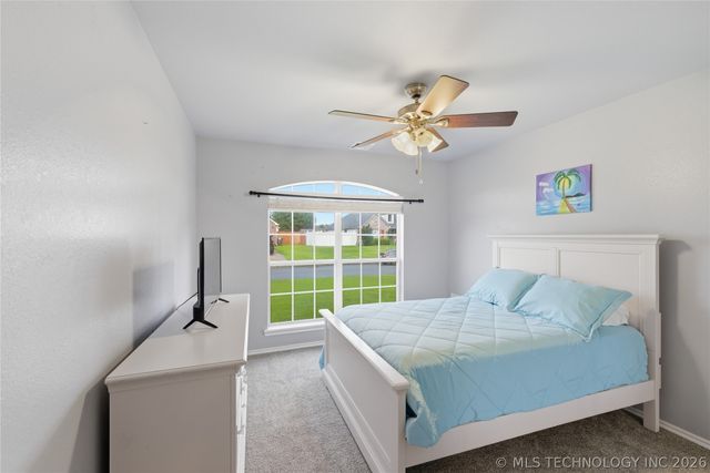 11248 S 274th East Avenue, Coweta, OK 74429