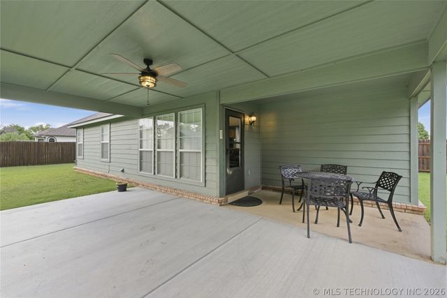 11248 S 274th East Avenue, Coweta, OK 74429