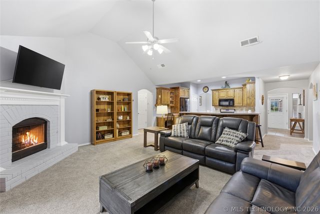 11248 S 274th East Avenue, Coweta, OK 74429