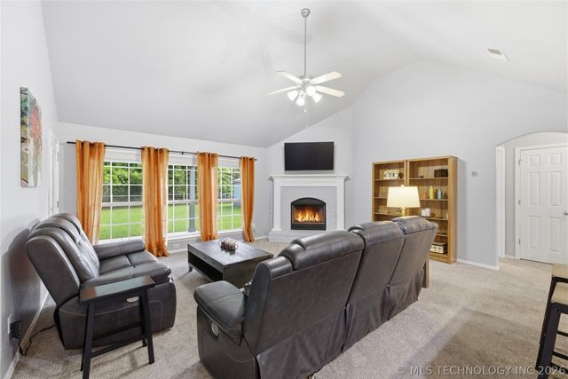 11248 S 274th East Avenue, Coweta, OK 74429