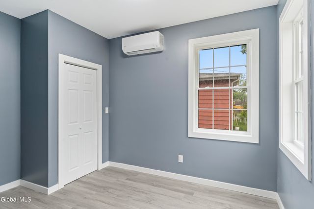 29 Marshall Avenue, Schenectady, NY 12304