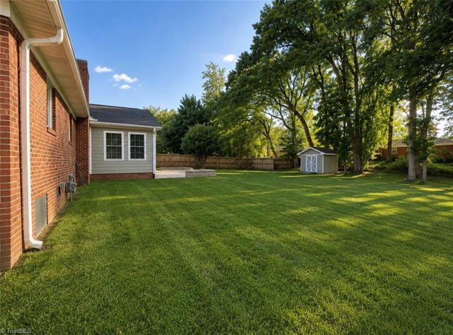 2115 Ledford Road, Greensboro, NC 27406
