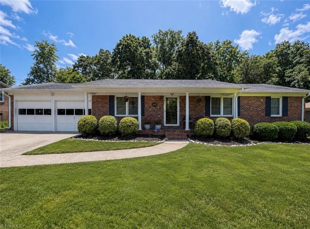 2115 Ledford Road, Greensboro, NC 27406