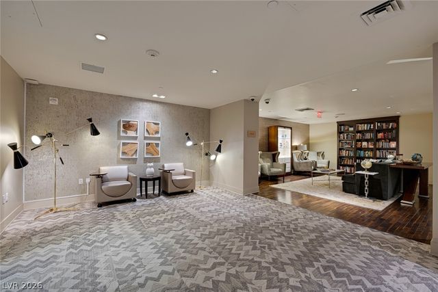 8255 Las Vegas Boulevard 321, Las Vegas, NV 89123