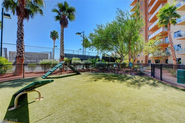 8255 Las Vegas Boulevard 321, Las Vegas, NV 89123
