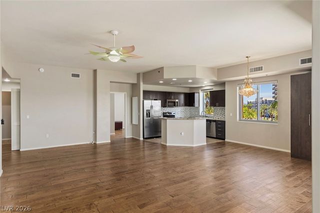 8255 Las Vegas Boulevard 321, Las Vegas, NV 89123