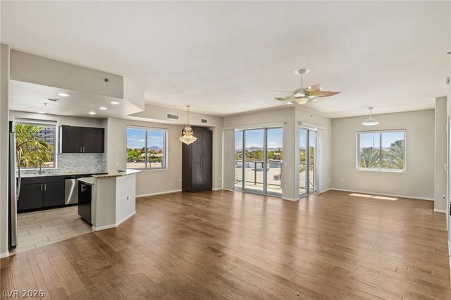8255 Las Vegas Boulevard 321, Las Vegas, NV 89123