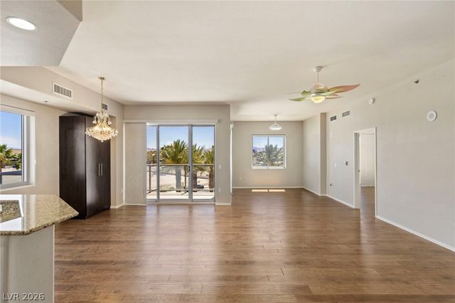 8255 Las Vegas Boulevard 321, Las Vegas, NV 89123