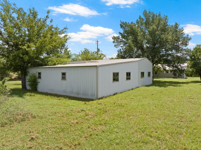 708 Leak St, Talco, TX 75487