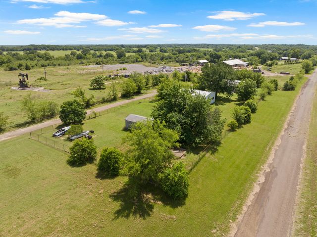 708 Leak St, Talco, TX 75487