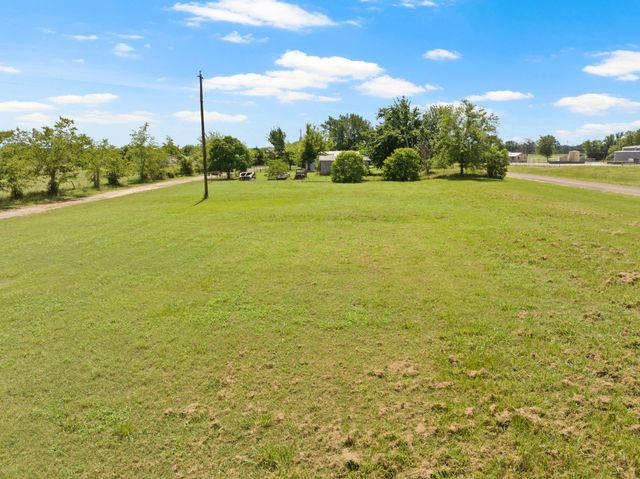 708 Leak St, Talco, TX 75487