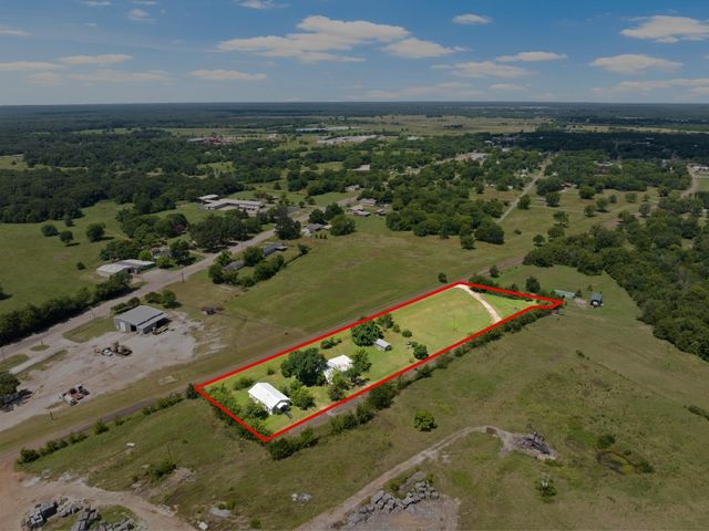 708 Leak St, Talco, TX 75487
