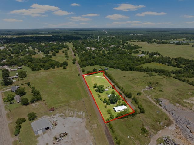 708 Leak St, Talco, TX 75487