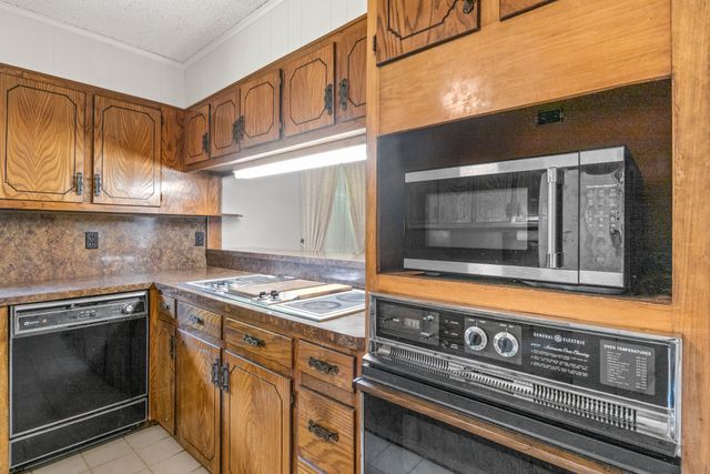 708 Leak St, Talco, TX 75487
