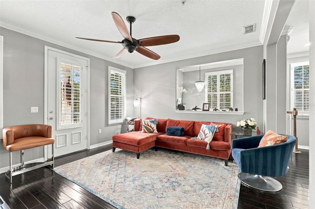 Image 11 of property listing at 2040 PROSPECT AVENUE, Orlando, FL 32814