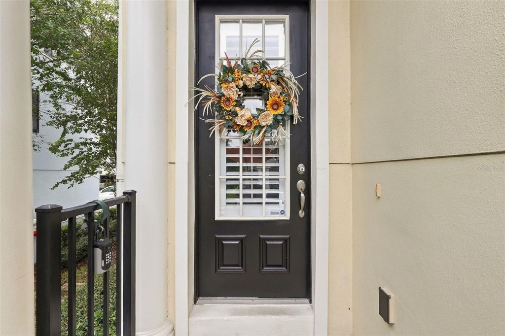 Image 3 of property listing at 2040 PROSPECT AVENUE, Orlando, FL 32814