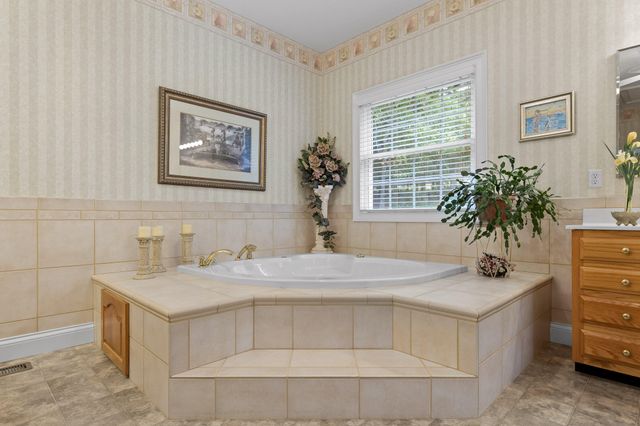 535 Castle Drive, Trenton, GA 30752