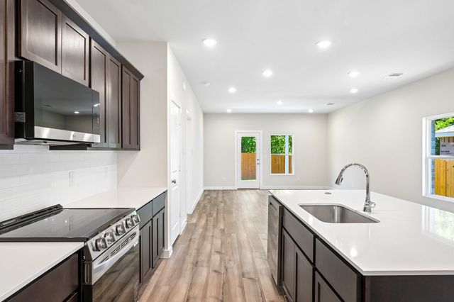 450 Suffolk Drive, Ferris, TX 75125