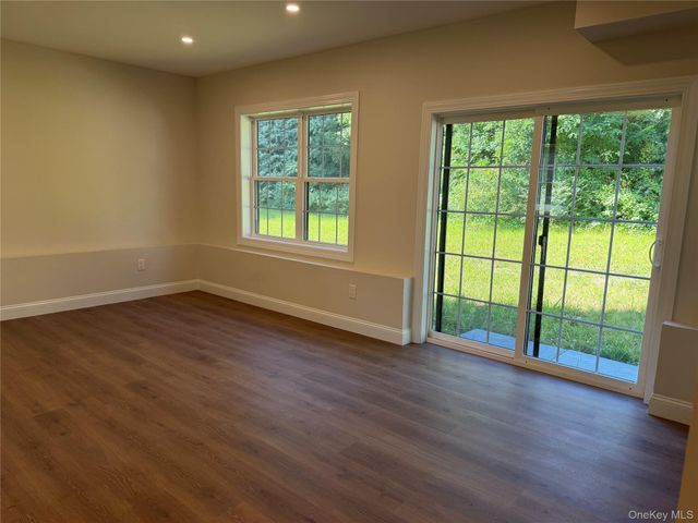 55 Schoolhouse Lane, Hopewell Junction, NY 12533