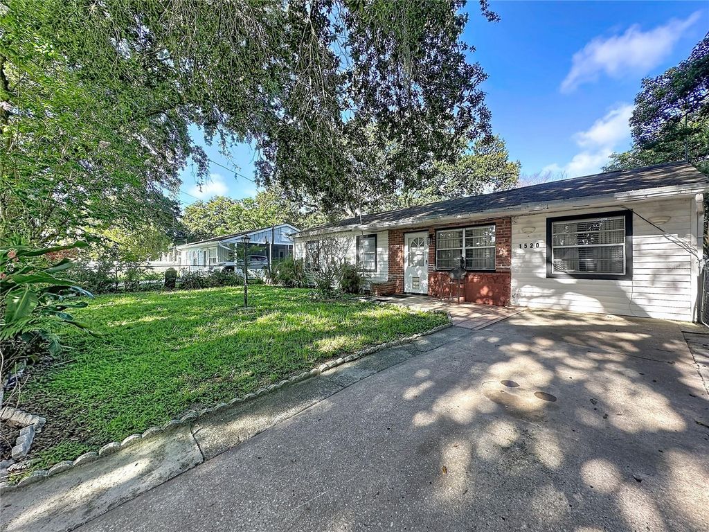 Image 2 of property listing at 1520 OVERDALE STREET, Orlando, FL 32825