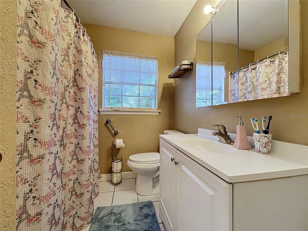 Image 14 of property listing at 1520 OVERDALE STREET, Orlando, FL 32825