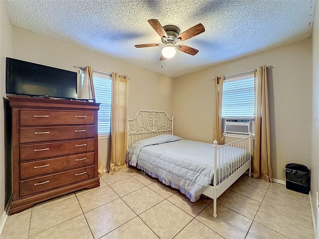 Image 15 of property listing at 1520 OVERDALE STREET, Orlando, FL 32825