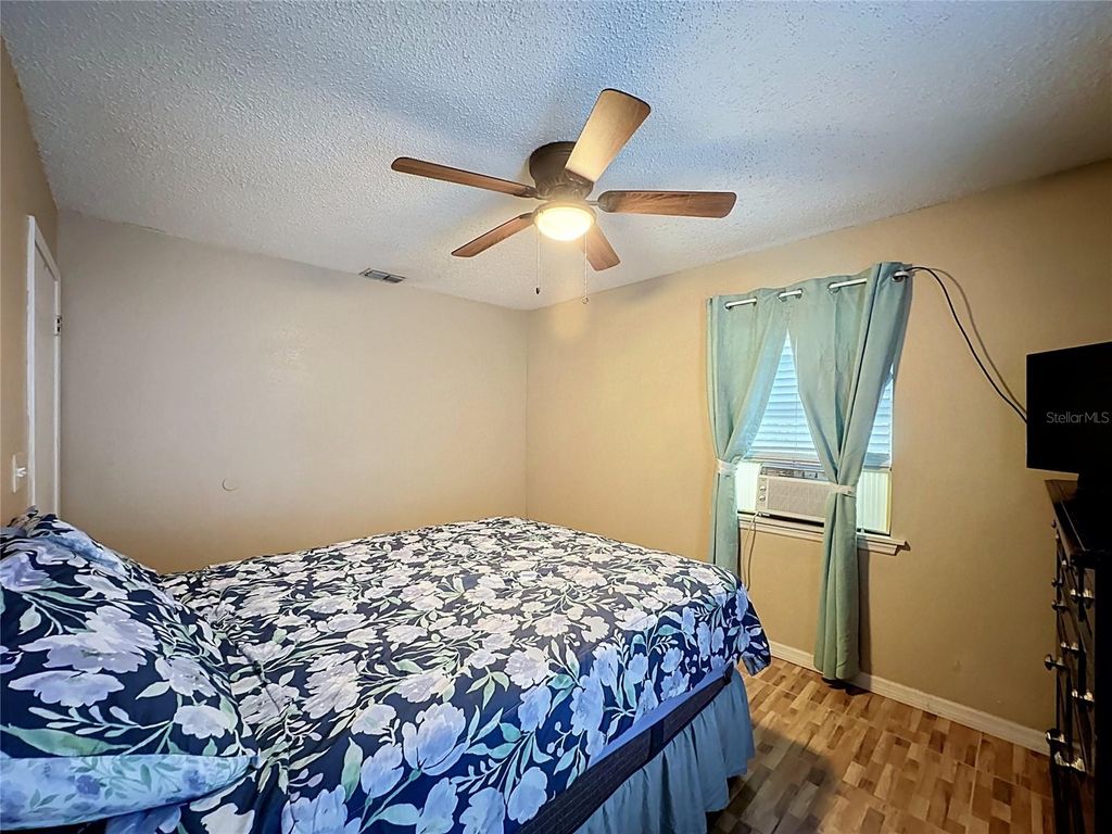 Image 18 of property listing at 1520 OVERDALE STREET, Orlando, FL 32825