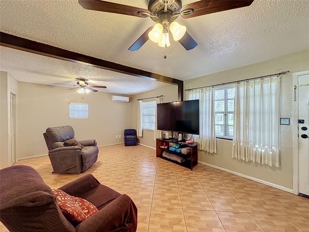 Image 4 of property listing at 1520 OVERDALE STREET, Orlando, FL 32825