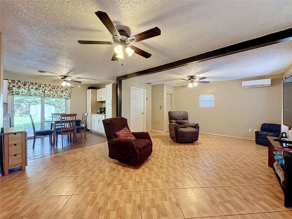 Image 6 of property listing at 1520 OVERDALE STREET, Orlando, FL 32825