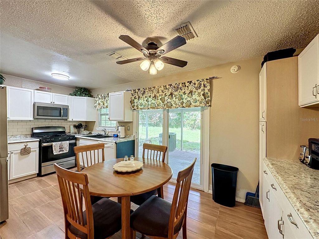 Image 10 of property listing at 1520 OVERDALE STREET, Orlando, FL 32825