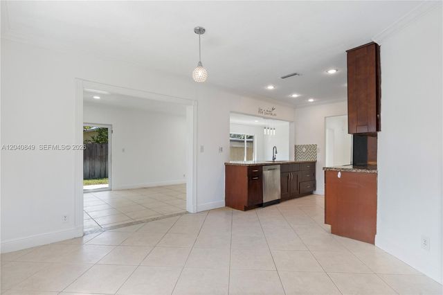 5160 SW 8th Street, Margate, FL 33068