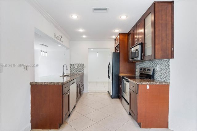 5160 SW 8th Street, Margate, FL 33068