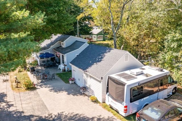 12 Littlefield Drive, Old Lyme, CT 06371