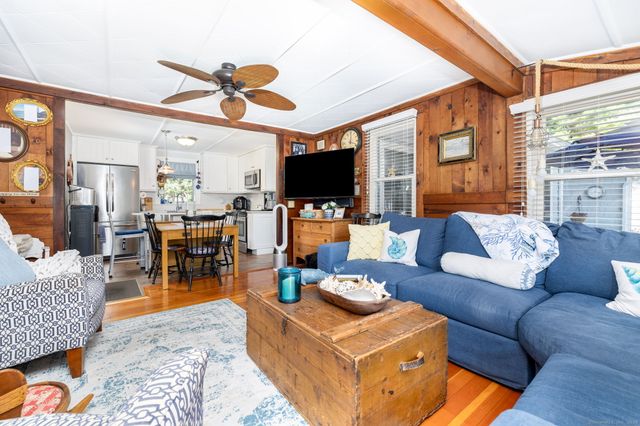 12 Littlefield Drive, Old Lyme, CT 06371