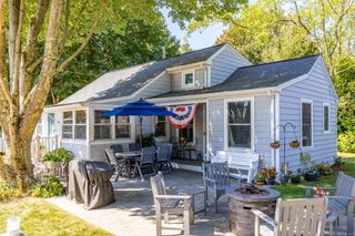 12 Littlefield Drive, Old Lyme, CT 06371