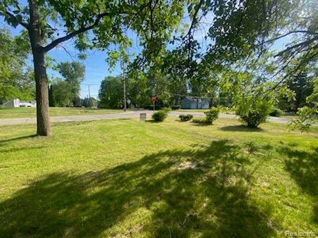 1131 Kettering Street, Burton, MI 48509
