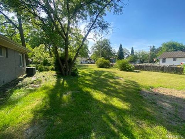 1131 Kettering Street, Burton, MI 48509