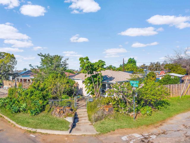 2074 El Dora St, Lemon Grove, CA 91945