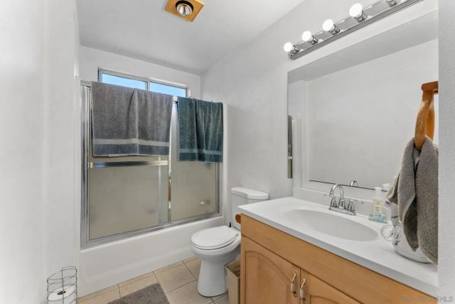 2074 El Dora St, Lemon Grove, CA 91945