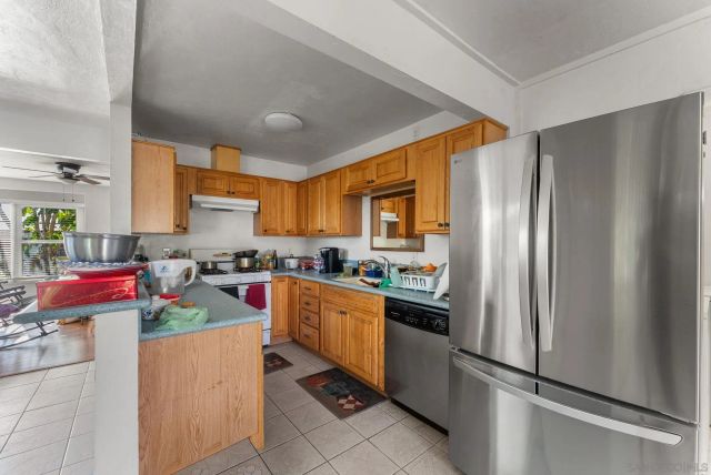 2074 El Dora St, Lemon Grove, CA 91945