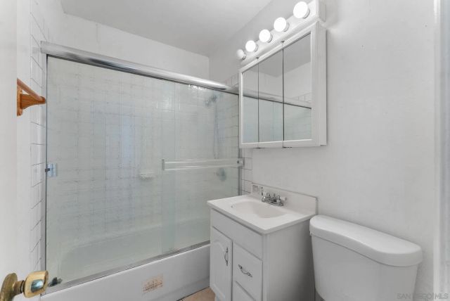 2074 El Dora St, Lemon Grove, CA 91945