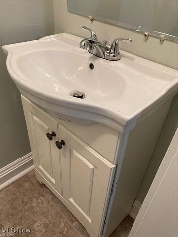 3704 Dawning Avenue, Cleveland, OH 44109