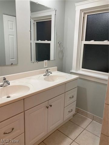 3704 Dawning Avenue, Cleveland, OH 44109