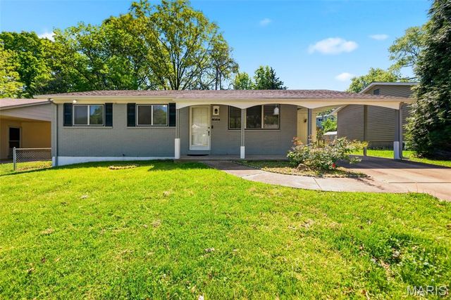 1816 Schulte Hill Drive, Maryland Heights, MO 63043