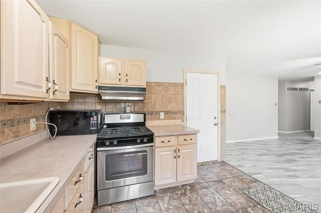 1816 Schulte Hill Drive, Maryland Heights, MO 63043