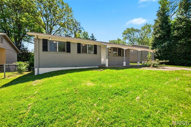 1816 Schulte Hill Drive, Maryland Heights, MO 63043