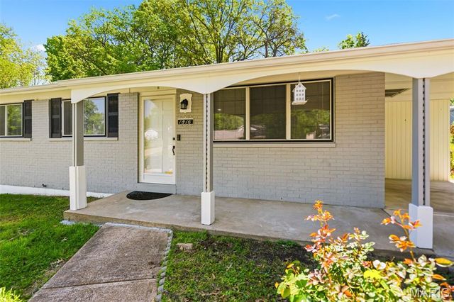 1816 Schulte Hill Drive, Maryland Heights, MO 63043