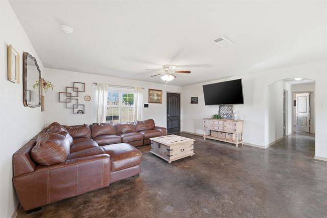 144 Emerald Drive, Weatherford, TX 76087