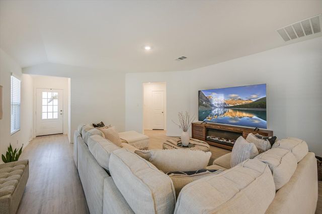 1701 Chapel Ranch RD, Georgetown, TX 78628